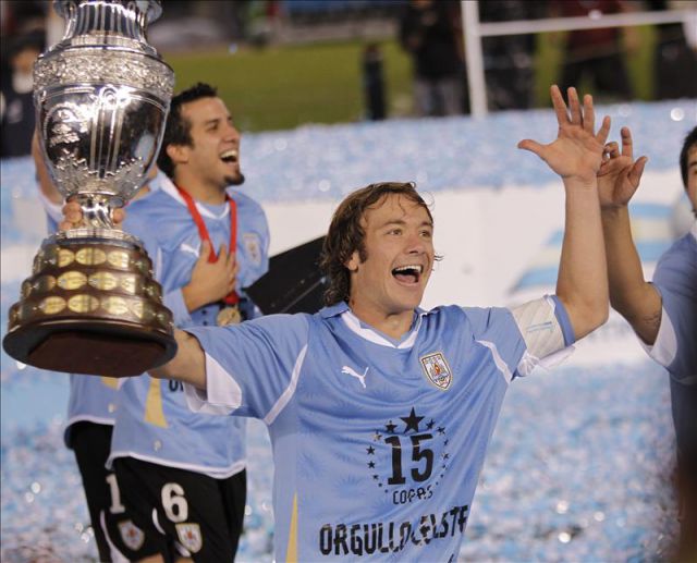 Diego Lugano - Selección de Uruguay - que.es - visionnoventa.net